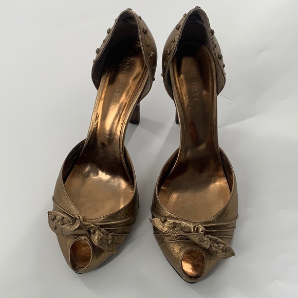 Nine West Shoes - Nine West gold bow peep toe heel 9.5